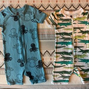 Tea Collection Zip up Rompers Set